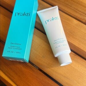 Prakti DeviDetox Purifying Face Cleanser